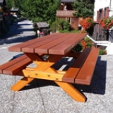 Table en mélèze pour l'extérieur 
