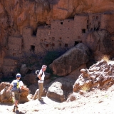 vallée de Tizgui et les grenier troglodytes 