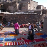 vente directe de tapis par les villageois
